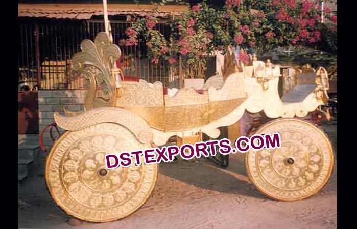 Golden Decorated Wedding Buggy Carriage