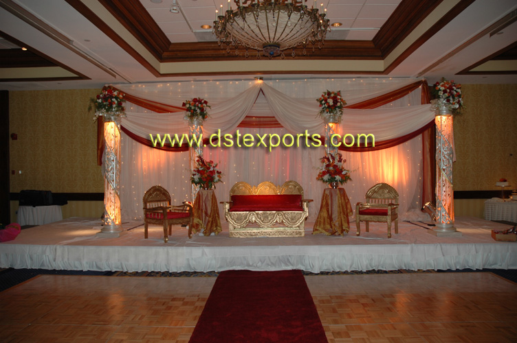 ASIAN WEDDING STAGE WITH FIBER CRYSTAL PILLARS