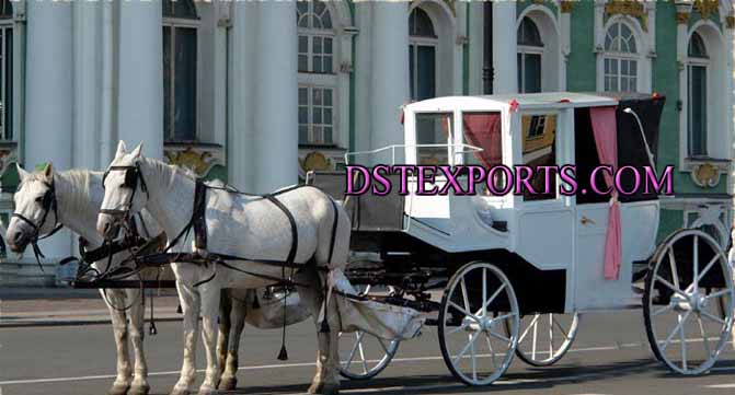 BEAUTIFUL WEDDING COVERED CARRIAGE
