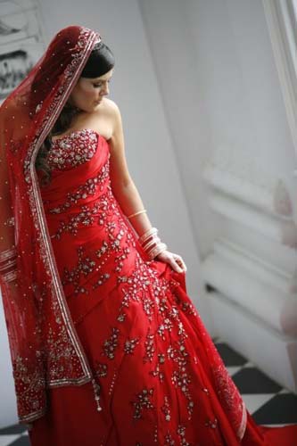 INDIAN WEDDING BEAUTIFUL BRIDAL  RED LEHENGA