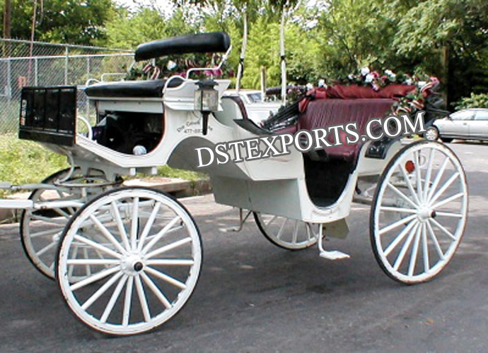 COMPACT VICTORIA HORSE CARRIAGE