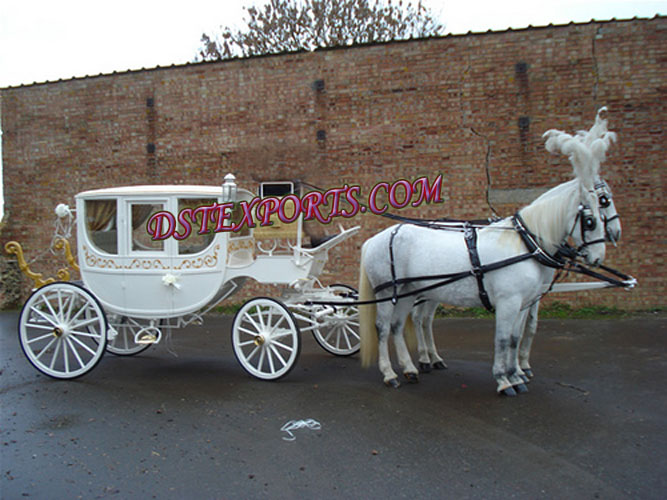 BEAUTIFUL COVERED HORSE DRAWN CARRIAGE