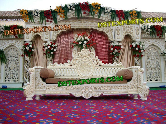 MUSLIM WEDDING ROYAL STAGE SET