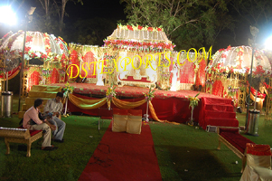 INDIAN WEDDING GOLDEN WOODEN STAGE SET