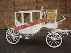 ROYAL GOLD HORSE DRAWN CARRIAGE